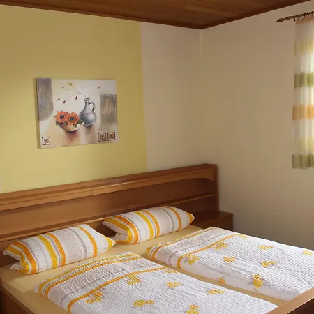 Gaeste-haus Roesch 3* Wiesent