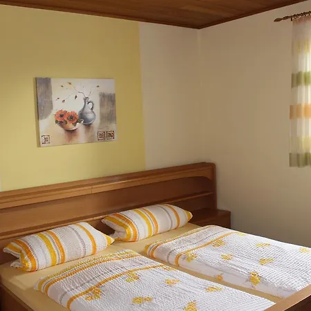 Guest house Gaeste-haus Roesch