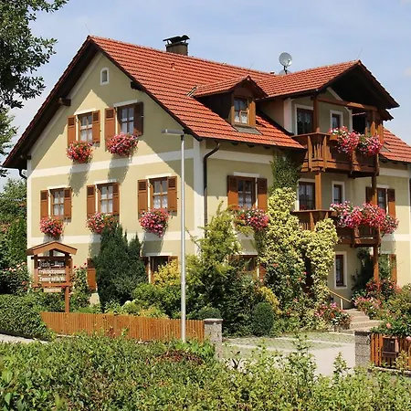 Gaeste-haus Roesch Wiesent