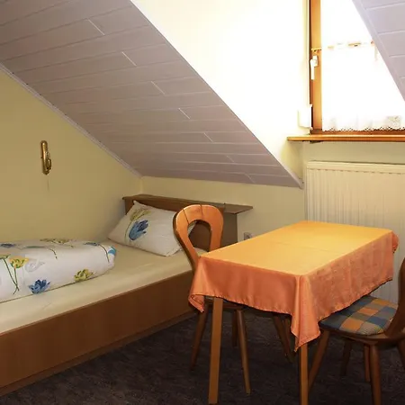 Gaeste-haus Roesch 3* Wiesent