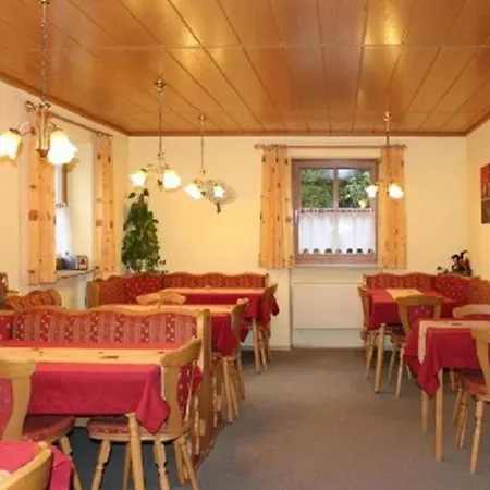 Guest house Gaeste-haus Roesch Wiesent